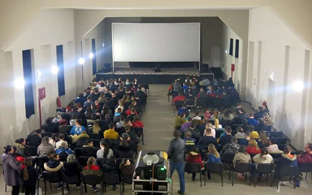 У селима услови као у граду